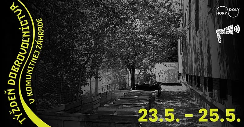 Máj v Hory Doly: Čo sme si pre vás pripravili? Pohľad na komunitnú záhradu v Liptovskom Mikuláši s vyvýšenými záhonmi, propagujúci Týždeň dobrovoľníctva, ktorý sa koná od 23. do 25. mája v kultúrno-komunitnom priestore Hory Doly.